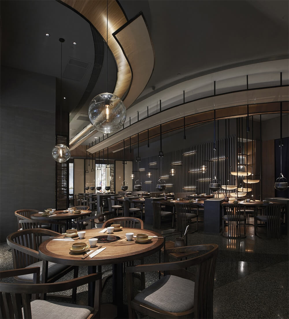 翹腳牛肉火鍋店裝修—盡膳口福餐廳設(shè)計(jì)案例(圖5)