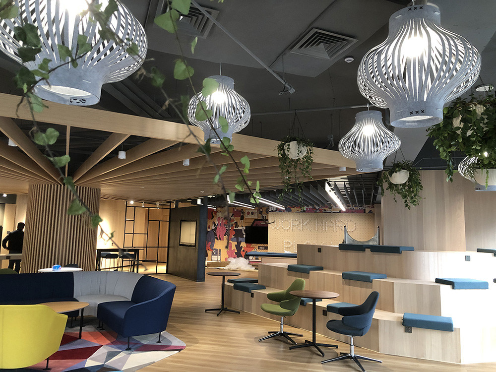 青島睿璽工業(yè)制造企業(yè)總部辦公室裝修設計(圖5)
