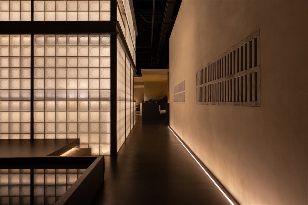 傳統(tǒng)園林融合現(xiàn)代美學(xué)  眉舍川菜餐廳裝修設(shè)計(圖6)
